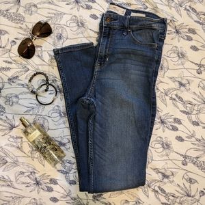 Hollister High-Rise Super Skinny Jean 9R